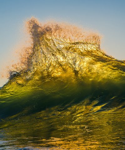 Alternative view of Le Dit vagues : les plus belles photos au cœur des vagues par Greg Rabejac