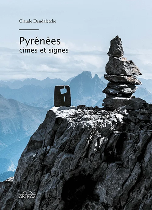 Couverture du livre Pyrénées, cimes et signes
