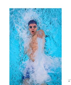 Portrait photo de Léo Marchand en dos crawlé